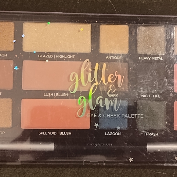 Bundle Of 5 Eyeshadow Palettes - Picture 4 of 10